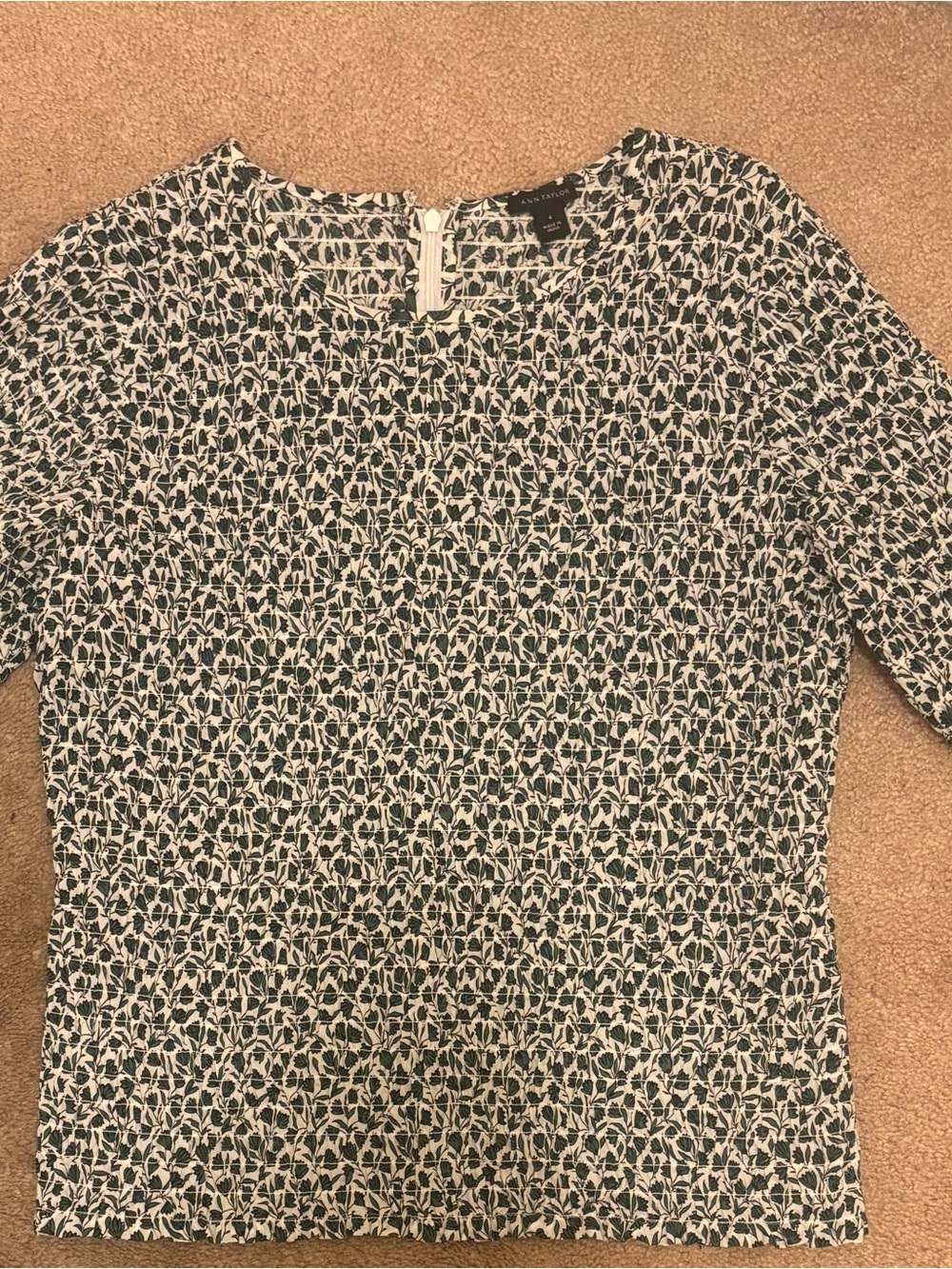 Ann Taylor Green and White Long Sleeve Printed Blouse